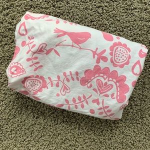 Hanna Anderson pink + white crib sheet